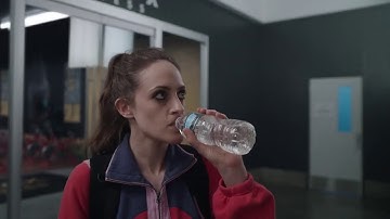 Mr Robot 4x05 Darlene sale de Virtual Realty