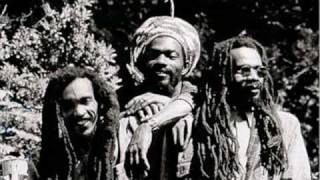 Israel Vibration & The Gladiators - Jah Jah Time has come chords