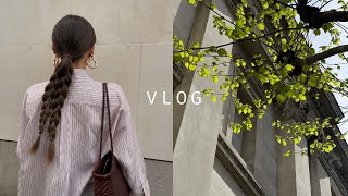 WEEKLY VLOG | Recent Pick Ups, OOTDs & Current Reads