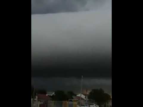 سحابة دائريه هائله تملأ سماء بيكو ترونكاد الأرجنتين