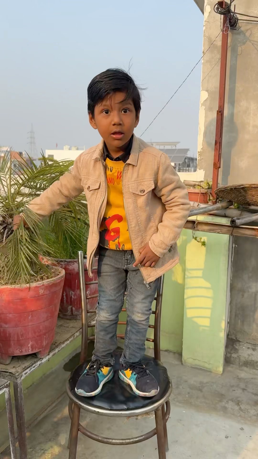 Ayaan ka balloon dekho kahan kahan ja raha hai ? #shorts #funny #balloon #comedy #ytshorts