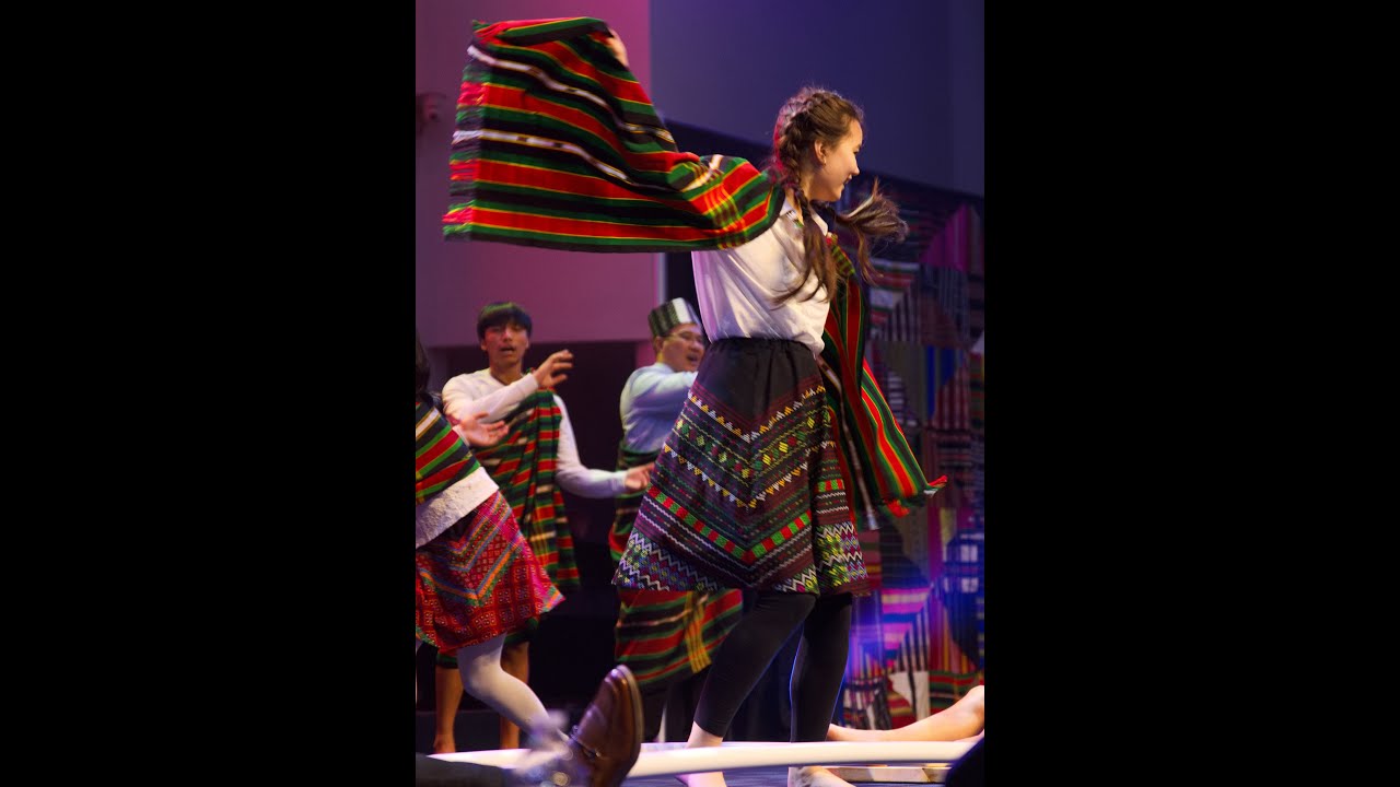 Zanniat Dawngrolh (Bamboo dance) @ Rotary District 6560 - YouTube