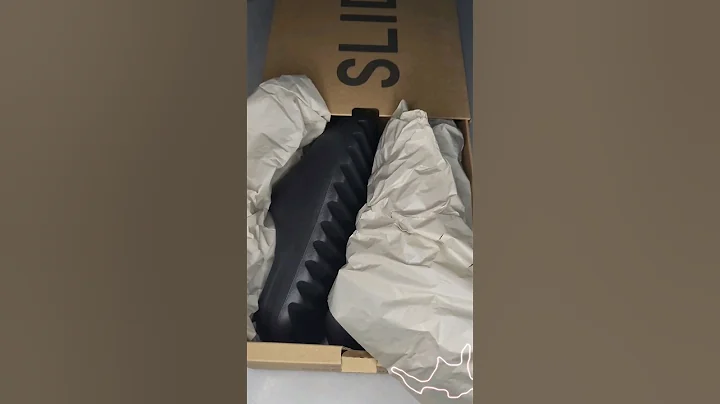 Experience the Wow Factor: Yeezy Slides Onyx unboxing #shorts #yeezy #unboxing