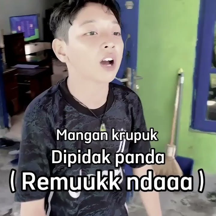 mangan krupuk di idak panda,,remuk ndaa #shorts #fandrabakar