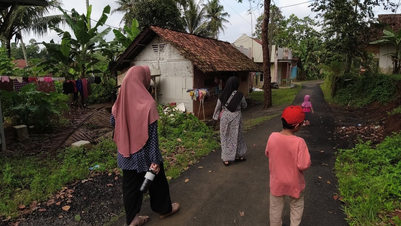 Bersilaturahim ke nenek uyut