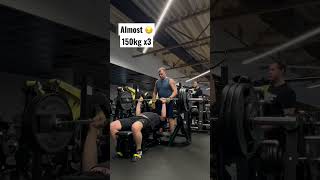 150kg x3 #closegrip #benchpress #fitness #gym #short #shorts #shortvideo #training #gymshark #fitfam