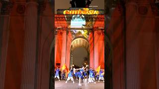 Chhaava lights up Wellington Arch! "🌟 #aayaretoofan #chhaava #flashmob