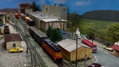 Switching 2 industries on my N scale switching layout 