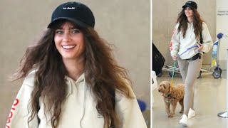 Victorias Secret Angel Taylor Hill Is Comfy Chic For Flight With Her Pup Tate