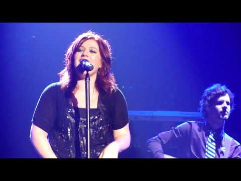 Kelly Clarkson - Behind These Hazel Eyes - New Orleans - 12/13/09 - Live