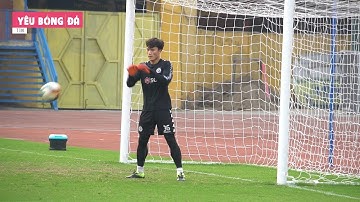 Thủ môn Bùi Tiến Dũng bay như chim, quyết chiếm suất ở CLB Hà Nội