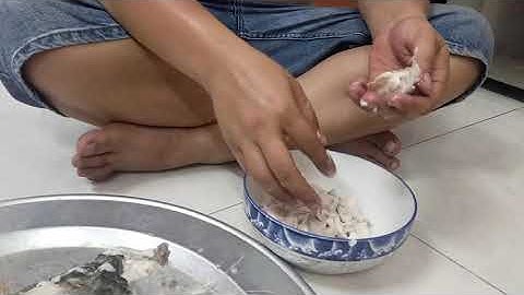 gỡ thịt con cá trắm đen 8kg để làm ruốc