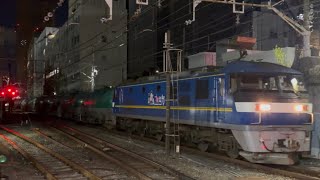 【4K高画質】【大都会新宿を駆け抜ける定期の貨物列車！】JR貨物EF210形339号機＋タキ20両が新宿〜渋谷駅間の青山街道踏切を通過！（臨8572レ・吹A214・石油返空） 2025.12.27