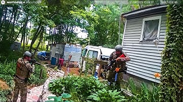 Fugitive Ambushes SWAT Team with Pipe Bombs