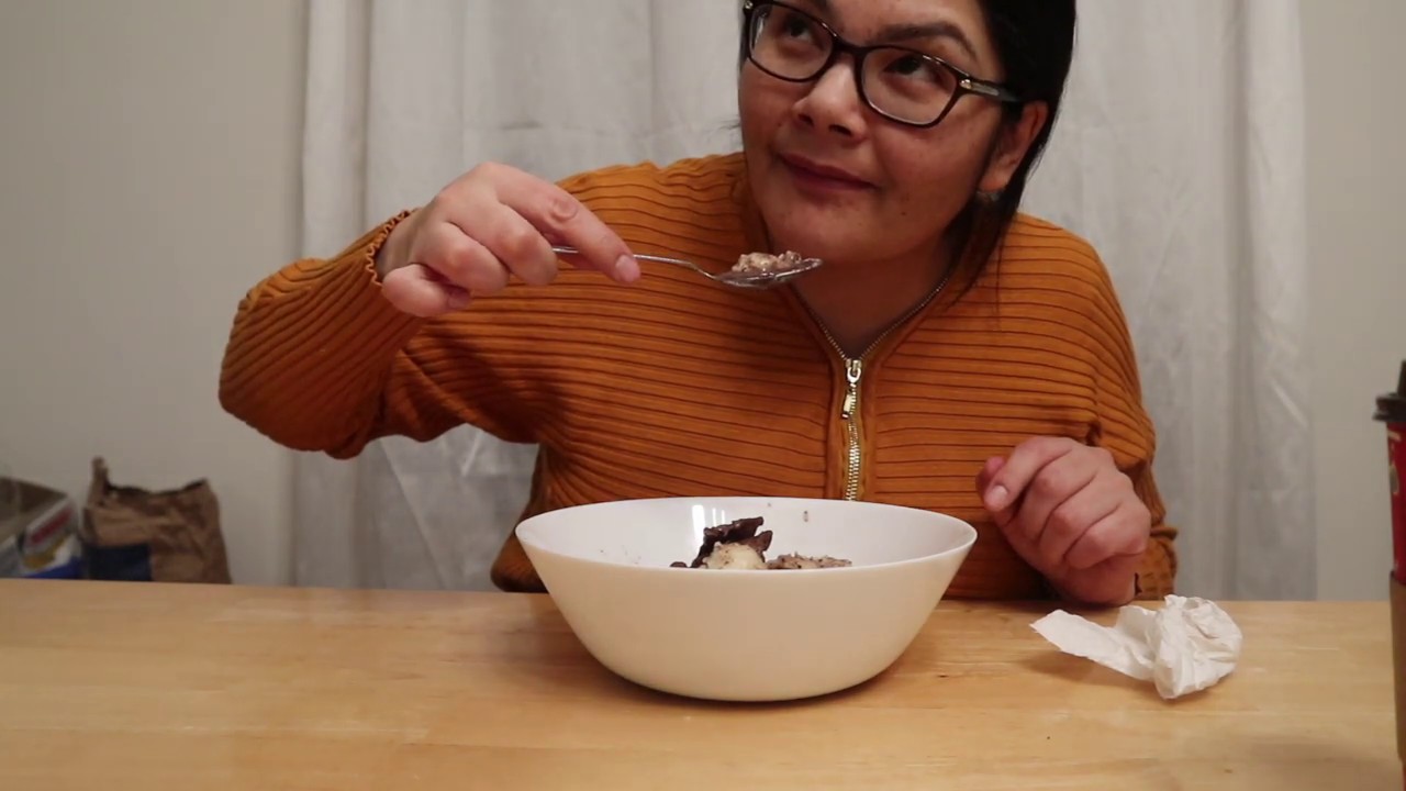 Hannah Rabbit Eat with Hannah Rabbit with dumplings - YouTube