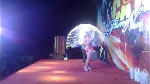 LẮC VÒNG NGHỆ THUẬT - NGHỆ SĨ THANH VÂN BIỂU DIỂN