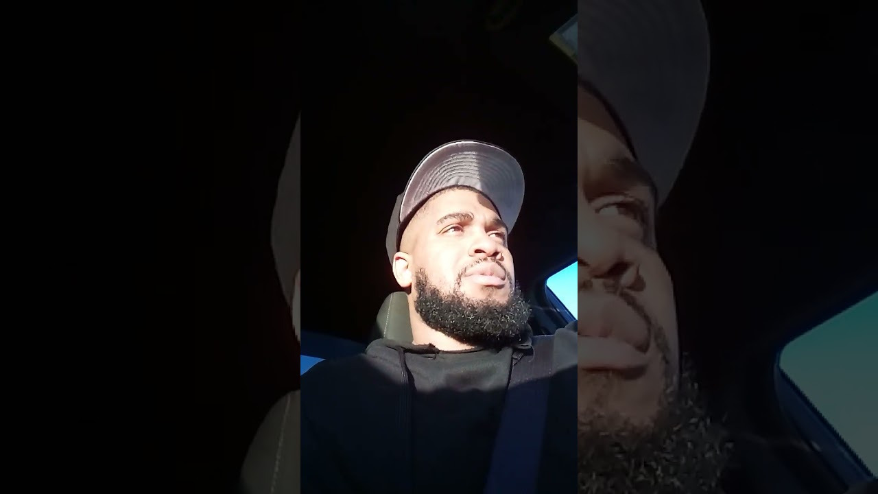 Бывший сотрудник хочет снова начать играть в прятки, чтобы избежать ответственности.