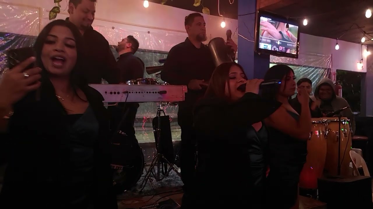 Excelente voz Cristina cordova desde San pedro coahuila y LA TIPIKA FIEL SONORA