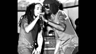 Bob Marley with Peter Tosh - 1978 Starlight Bowl - Burbank CA   Get Up Stand Up plus rare interview chords