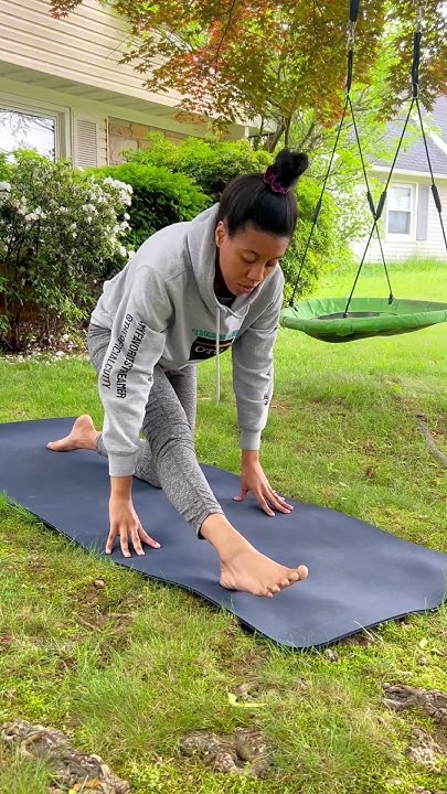 3-stretches-that-will-help-leg-pain-in-all-trimesters-reels-shorts