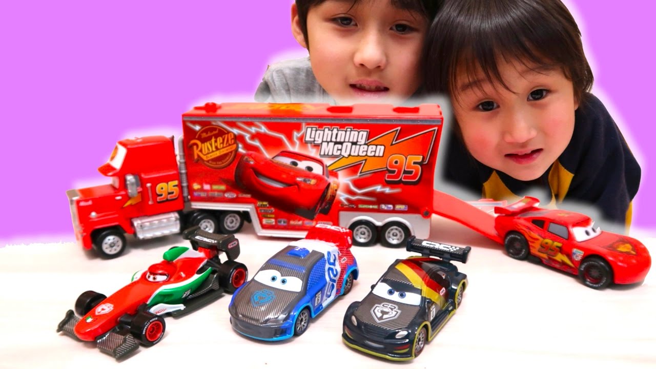 トミカ カーズ ラウール マックス フランチェスコ カーボンレーサータイプ カーズ・トミカ フランチェスコ・ベルヌーイ、ラウール