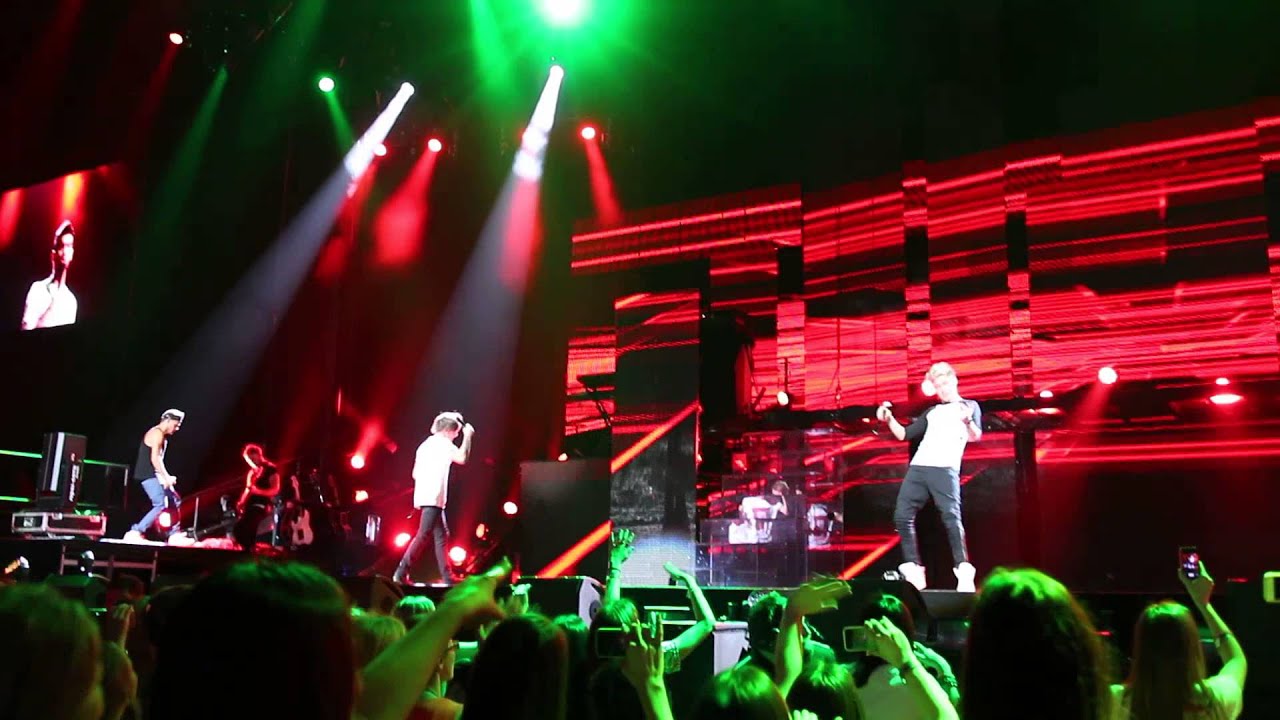 Kiss You (Camera A) - One Direction, Allphones Arena, Sydney, 2410 HD