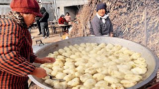 Shandong Rural Daji, 5 grandmothers sell water fried buns together, 20 pcs for 5 yuan