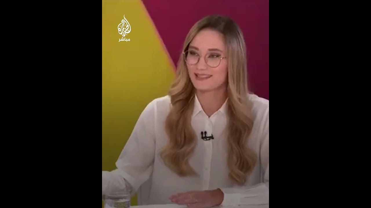 زلزال يفاجئ رئيسة دولة مولدوفا مايا ساندو خلال مقابلة تلفزيونية على الهواء مباشرة