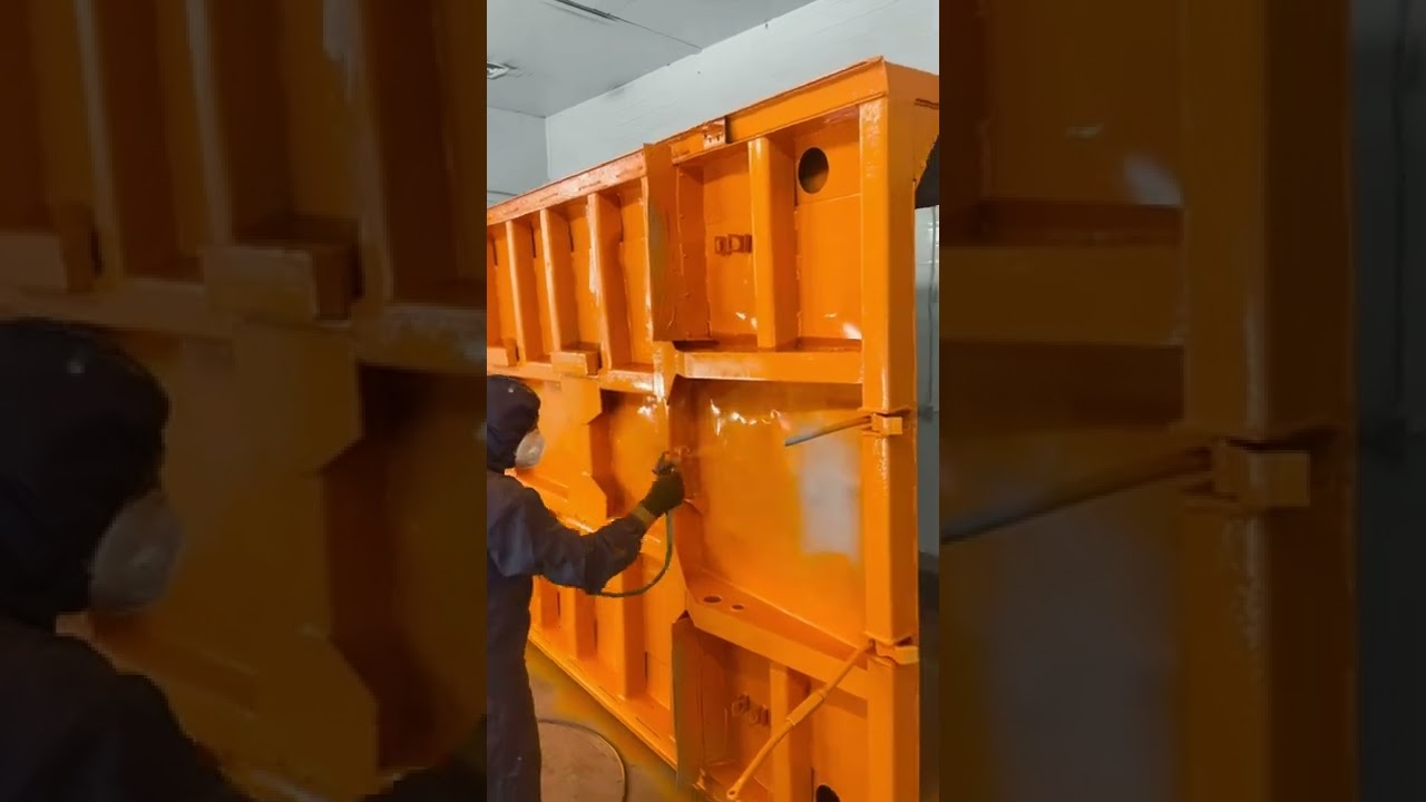 Безвоздушная покраска кузова самосвала - YouTube