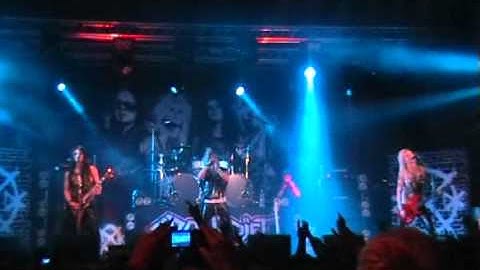 CrashDiet - Breaking the Chainz - Live Gothenburg 13.08.2010