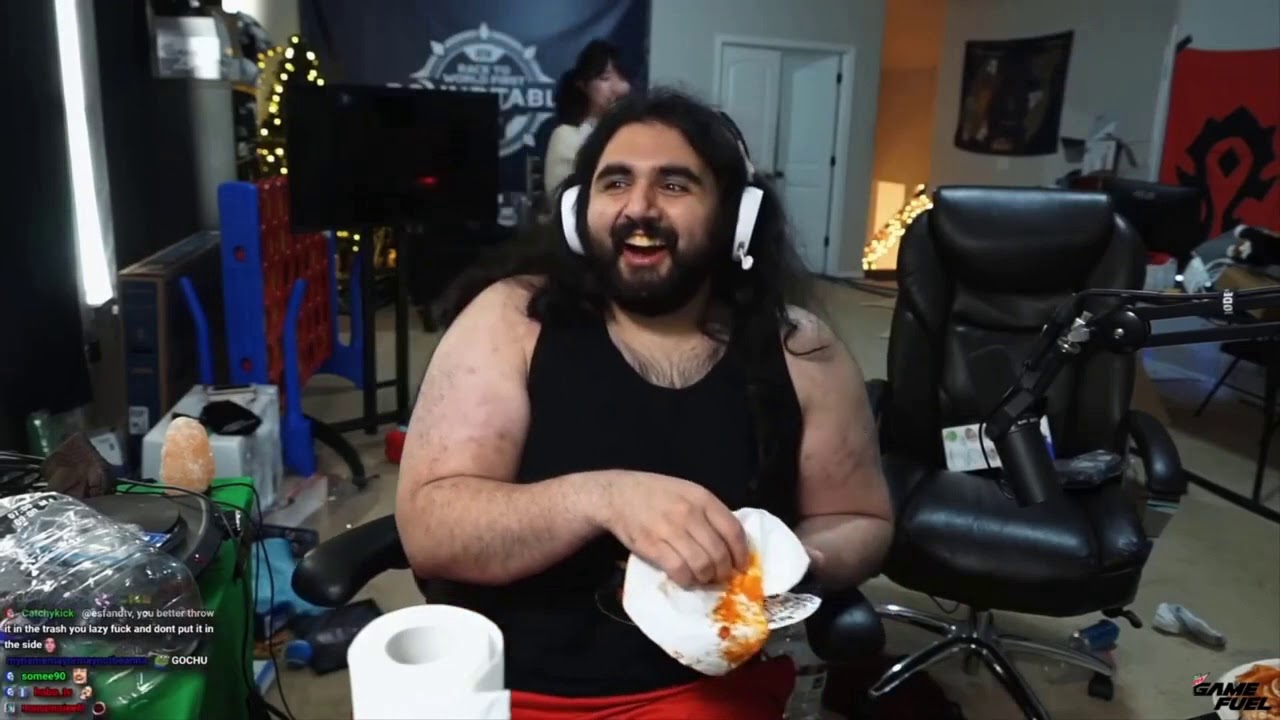 jinnytty likes dic@ after Bringing esfand food