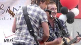 Keith Urban - Days Go By - Verizon Store Pasadena