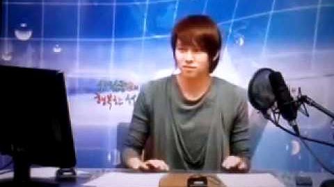 Heechul dancing to Sherlock (SHINee)@Sungdong Cafe