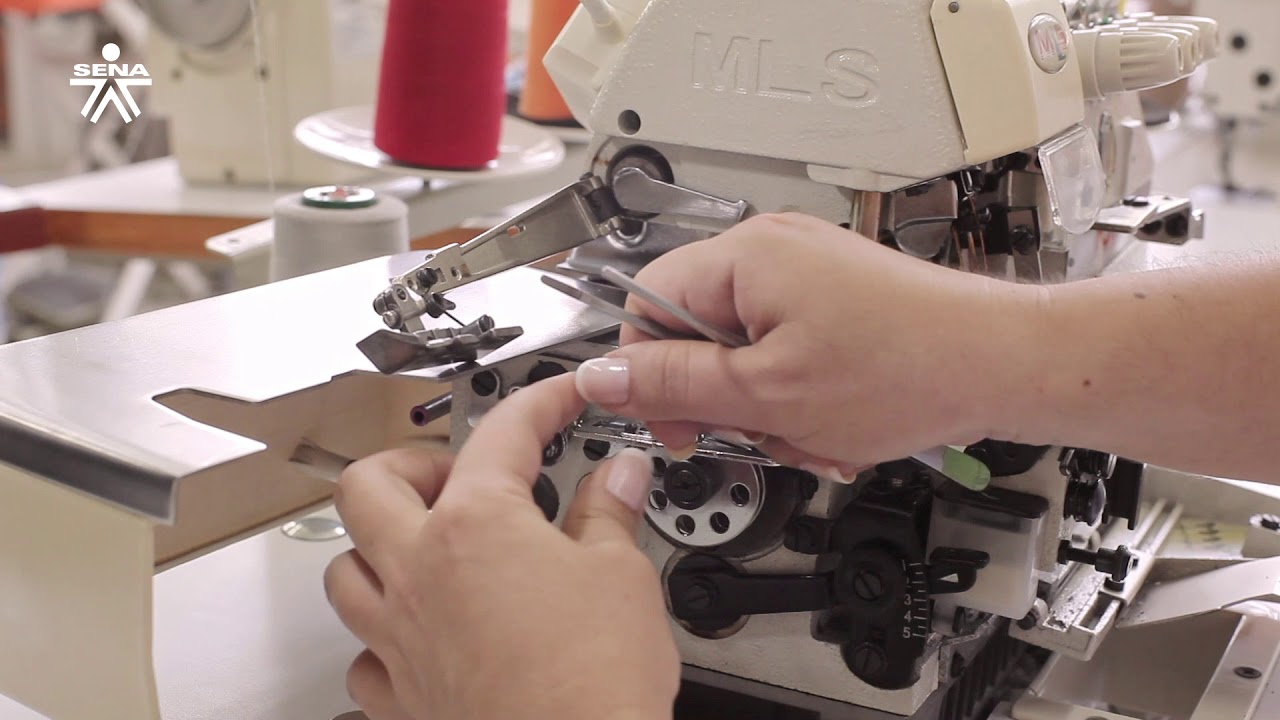 Puesta a punto de máquina fileteadora con puntada de seguridad paso 7 enhebrado de hilo para Looper