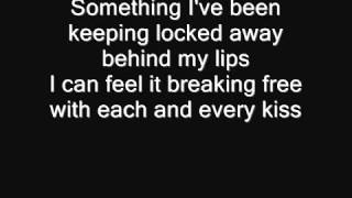 Yellowcard - Breathing (lyrics)