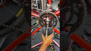 El terror de todos los mecánicos de bicicleta, y MARTILLEITOR lo sabe