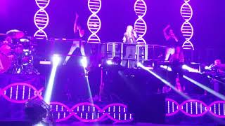 Anastacia a Bologna Intro+Left outside Alone 09/05/2018