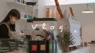 CAFE VLOG  Decorate my cafe for Christmas GRWM