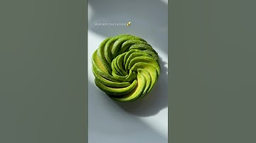 Simple yet oh so pretty, here’s how to make an avocado rose 🥑 #avocadorose