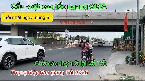 Cầu vượt mặt cầu hai bên thành Lan can, phân cách giữa,OK các thợ chuẩn bị khởi công đầu năm mới