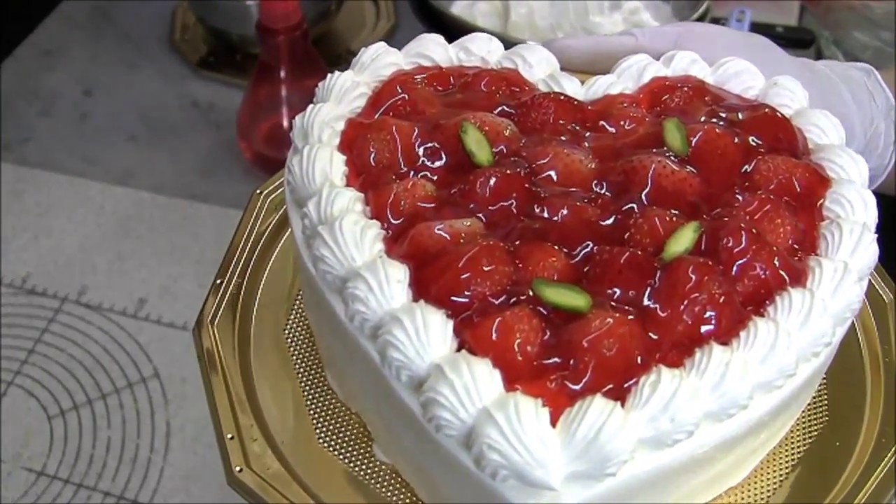 短縮版 ハートデコレーションケーキの作り方 言葉がいらない愛のケーキ ビルソンローラーズ Youtube