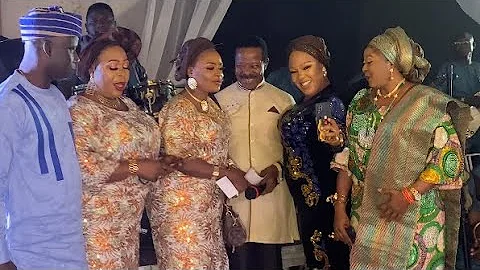 MADAM SAJE LEAD OTHER ACTORS TO PAY HOMAGE TO KING SUNNY ADE ON STAGE AT MARY OLUBORI WEDDING ANN