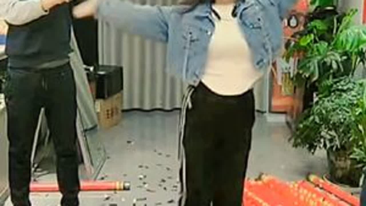 树高千尺不忘根，人若风光不忘恩！即便我不辉煌也要感恩生命中出现的每一位贵人！感谢你们的信任感谢你们的认可！我祝福我的贵人们一生平安🙏！#人气爆棚 #直播录屏分享 #记录真实生活 #六安第一女网...