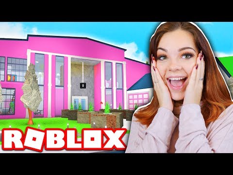 Building My Girlfriend S Bloxburg Dream House Roblox Youtube - roblox cari hyper merch