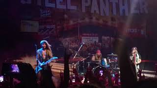 Steel Panther live Moscow 2018 - Lexi Foxx Steel Panther live Moscow 2018 - Lexi Foxx