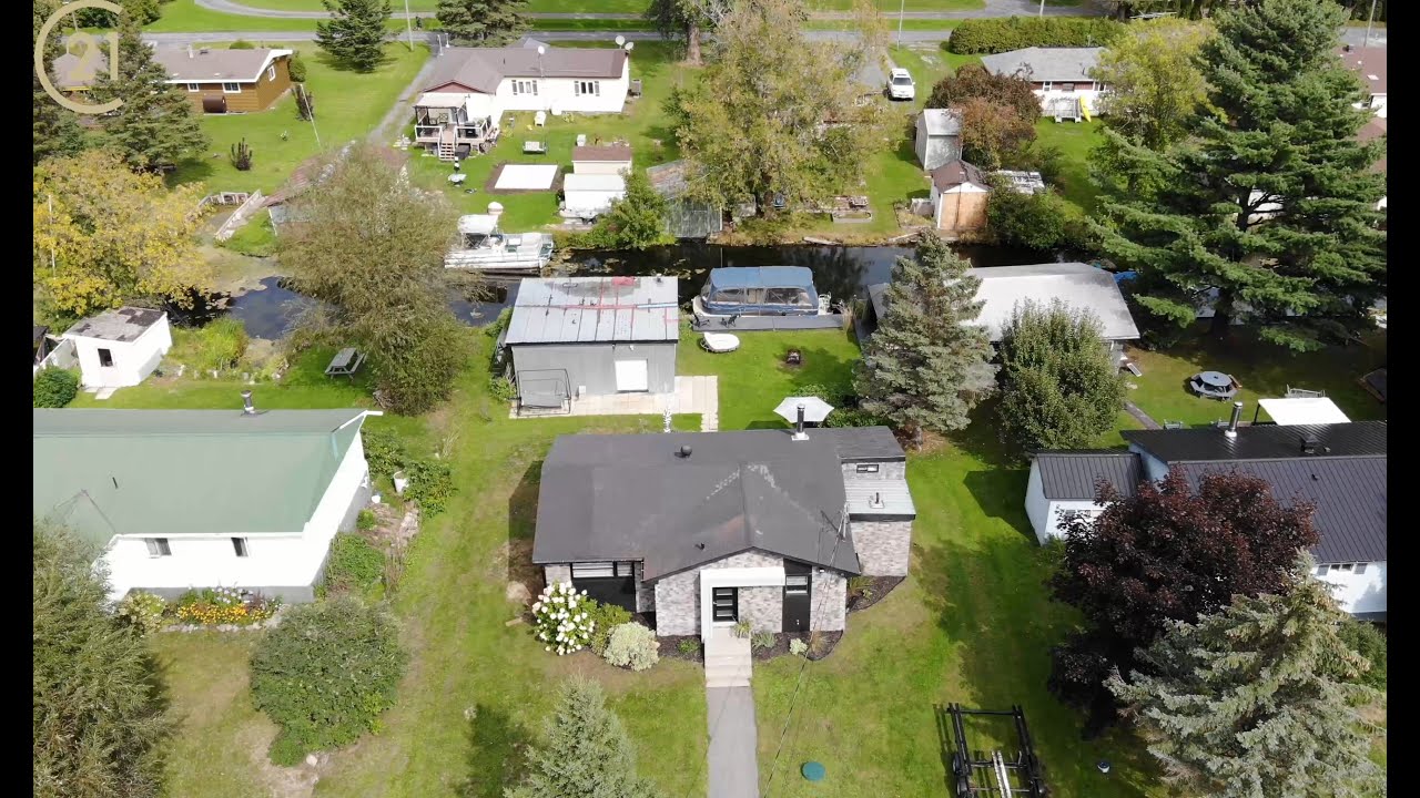 Sophie Goudreau/ Diane VachonBray 6229 164th Avenue, Bainsville