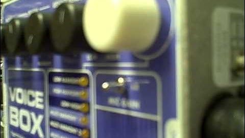 Electro-Harmonix Voice Box Demo - Knights of Cydonia