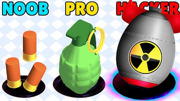 NOOB vs PRO vs HACKER in Attack Hole