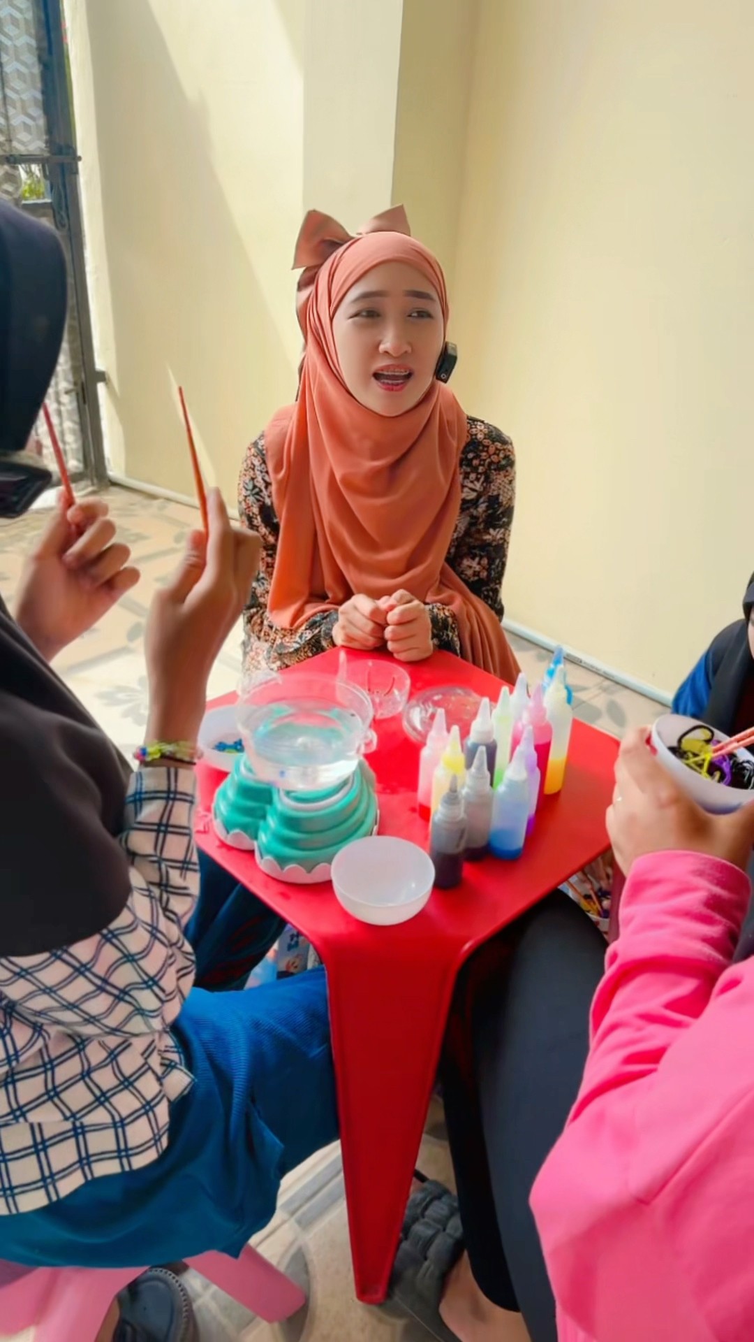 SERUNYA MAIN MASAK MIE WARNA WARNI