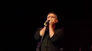 Watch Taylor Hicks Hide Nor Hair video